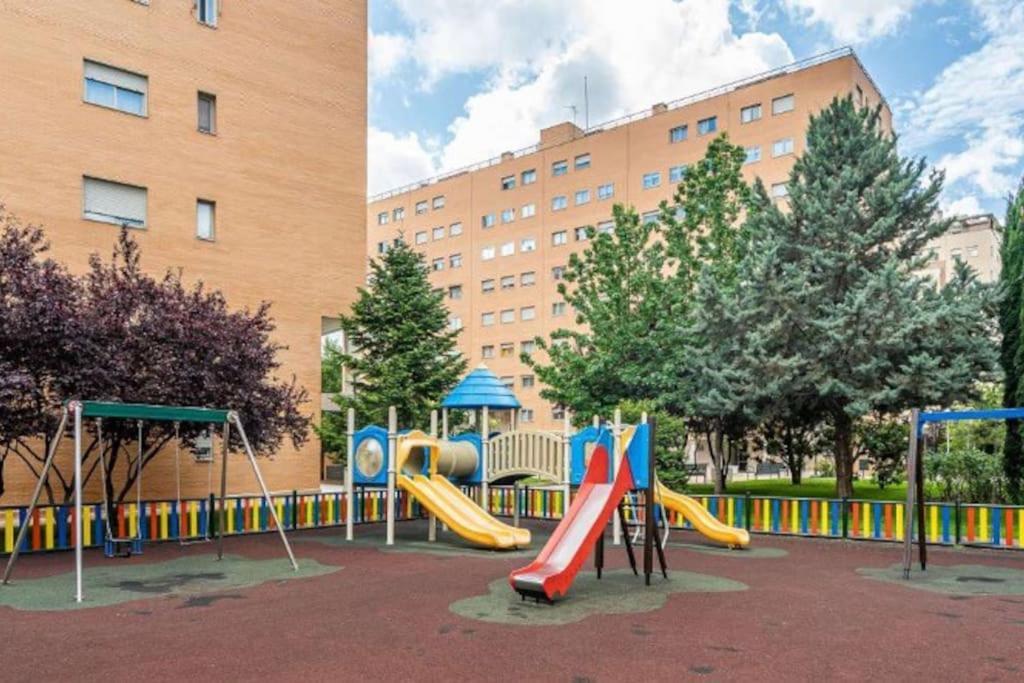 Impresionante Apartamento De 4 Dormitorios 3 Banos Y 2 Plazas De Garaje Мадрид Екстериор снимка