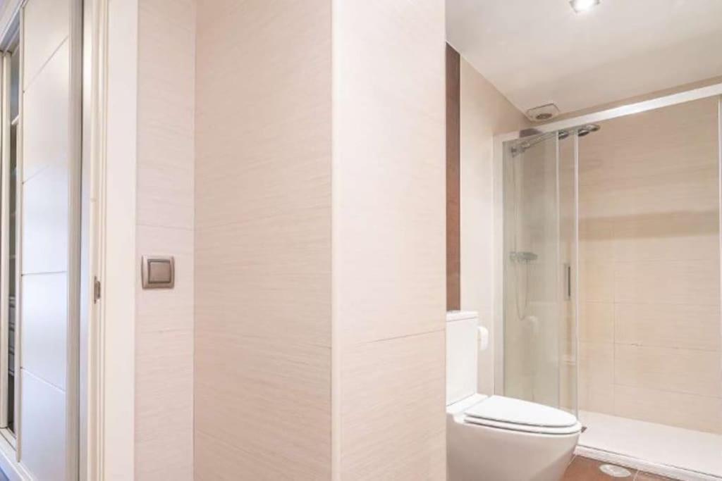 Impresionante Apartamento De 4 Dormitorios 3 Banos Y 2 Plazas De Garaje Мадрид Екстериор снимка