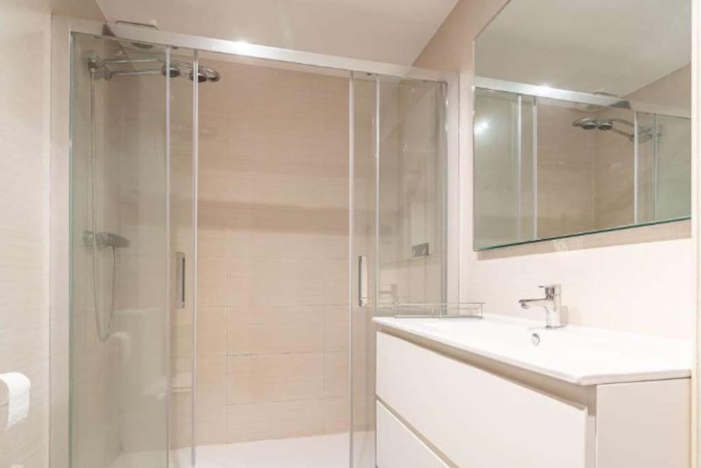 Impresionante Apartamento De 4 Dormitorios 3 Banos Y 2 Plazas De Garaje Мадрид Екстериор снимка