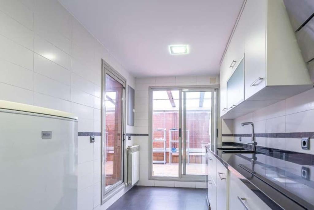 Impresionante Apartamento De 4 Dormitorios 3 Banos Y 2 Plazas De Garaje Мадрид Екстериор снимка
