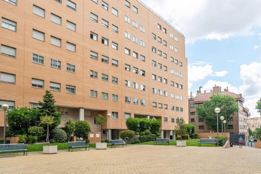 Impresionante Apartamento De 4 Dormitorios 3 Banos Y 2 Plazas De Garaje Мадрид Екстериор снимка